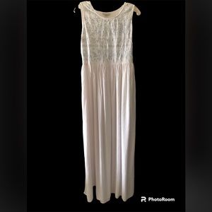 Crinkle Rayon dress by Karavan in White. Size M